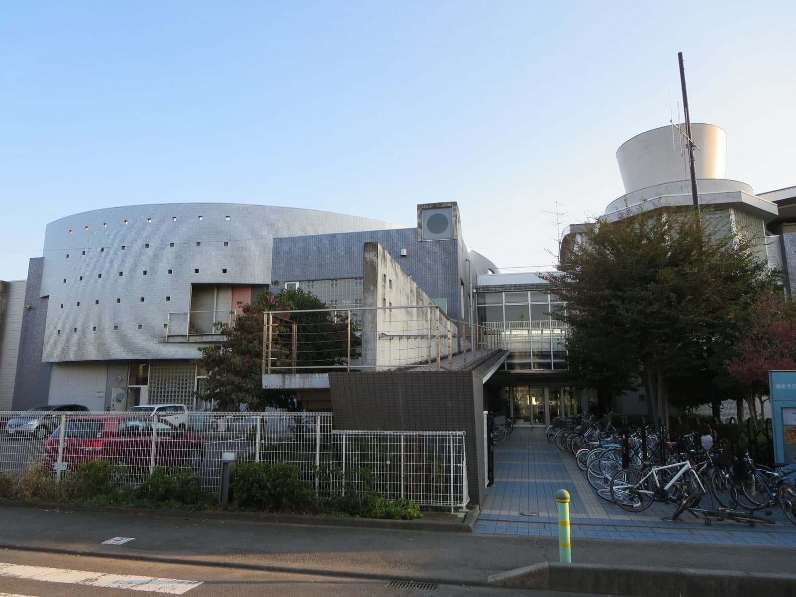 Ebina City Arima Library and Community Center